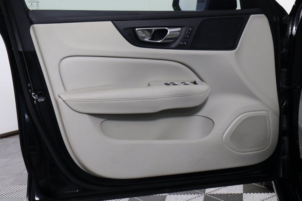 Thumbnail: 2020 Volvo S60 - 12
