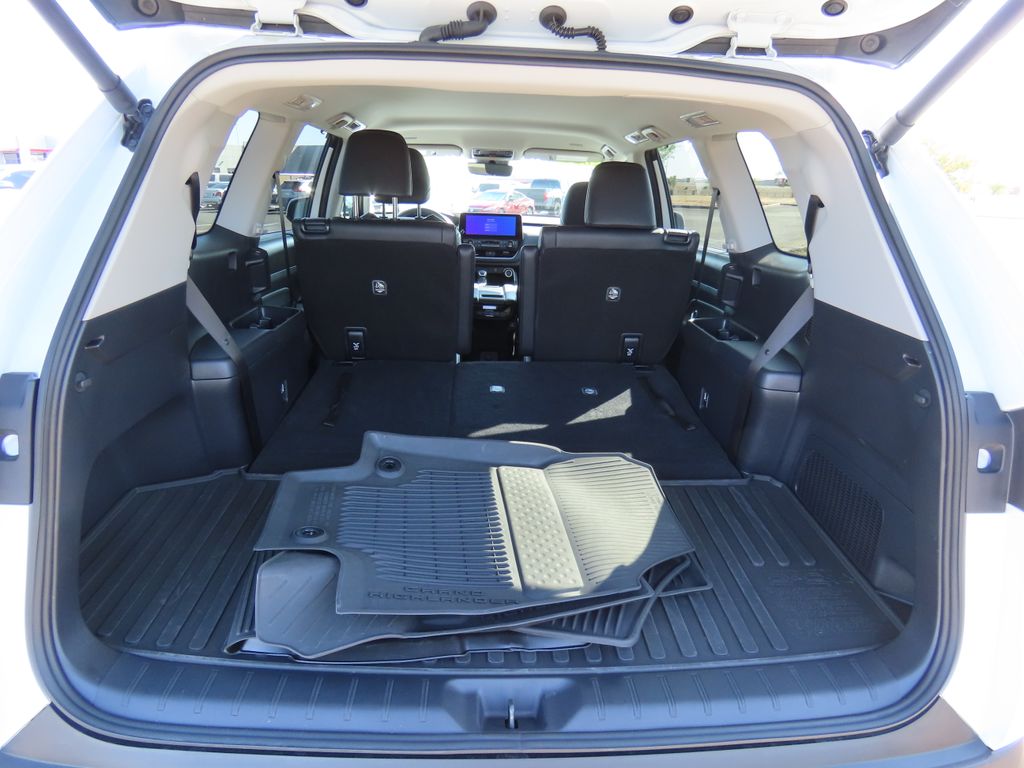 2024 Toyota Grand Highlander XLE 28