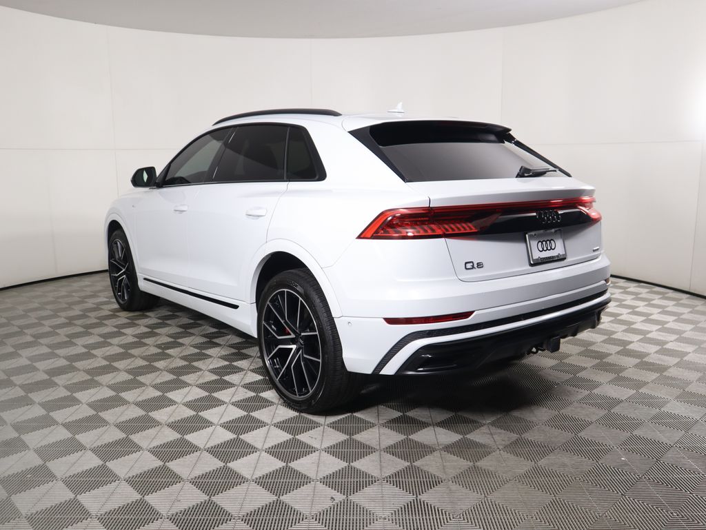 Thumbnail: 2022 Audi Q8 - 7
