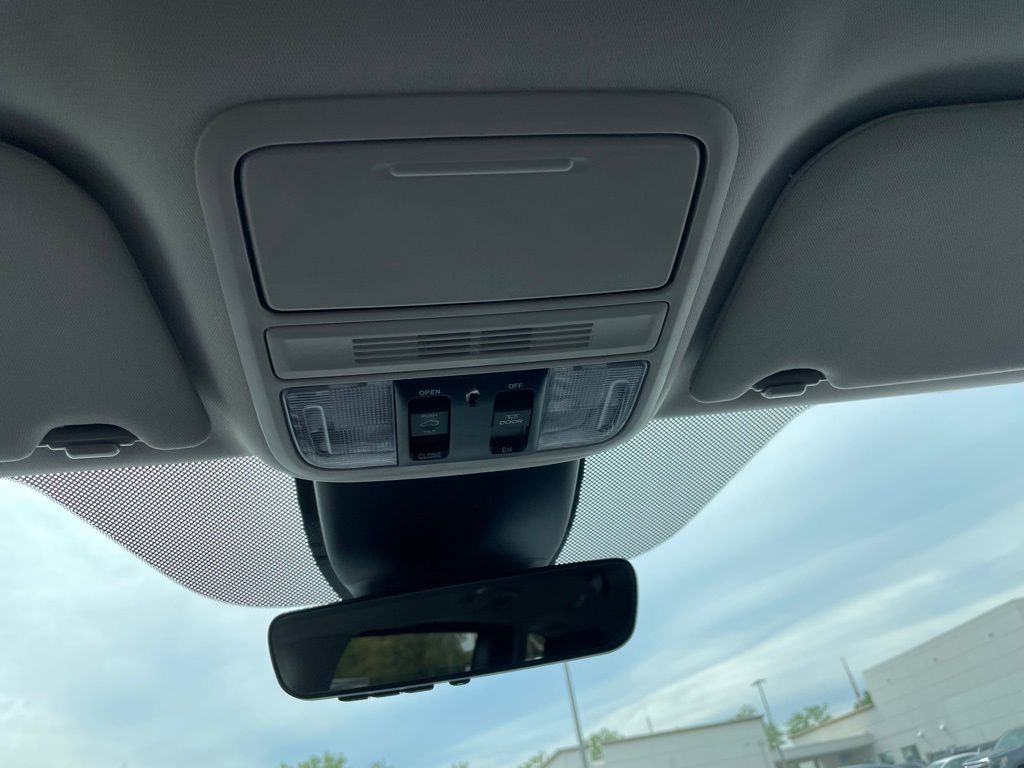 Thumbnail: 2025 Honda Odyssey - 16