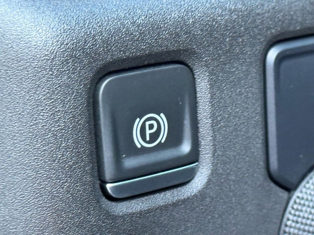 Used 2022 Gray Chevrolet RST image 66