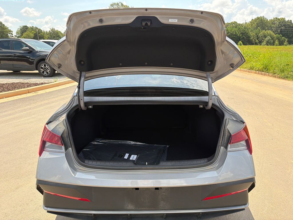 2026 Hyundai Elantra SEL Sport - Photo 18