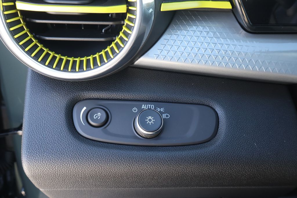 Thumbnail: 2026 Chevrolet Trax - 19