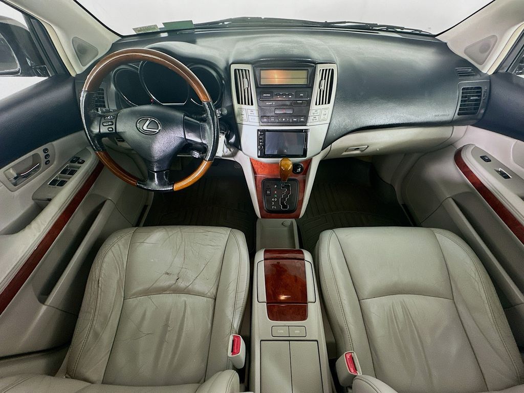 Used 2005 Black Lexus 330 image 11