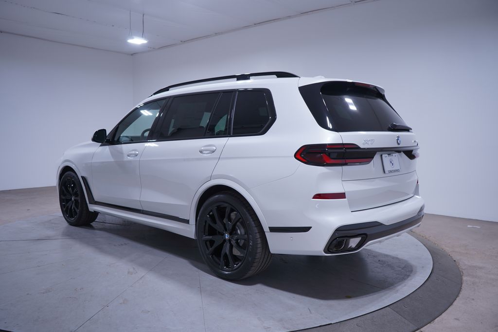 2025 BMW X7 xDrive40i 3