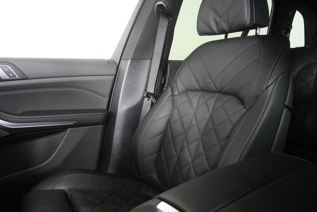 Thumbnail: 2026 BMW X5 - 25