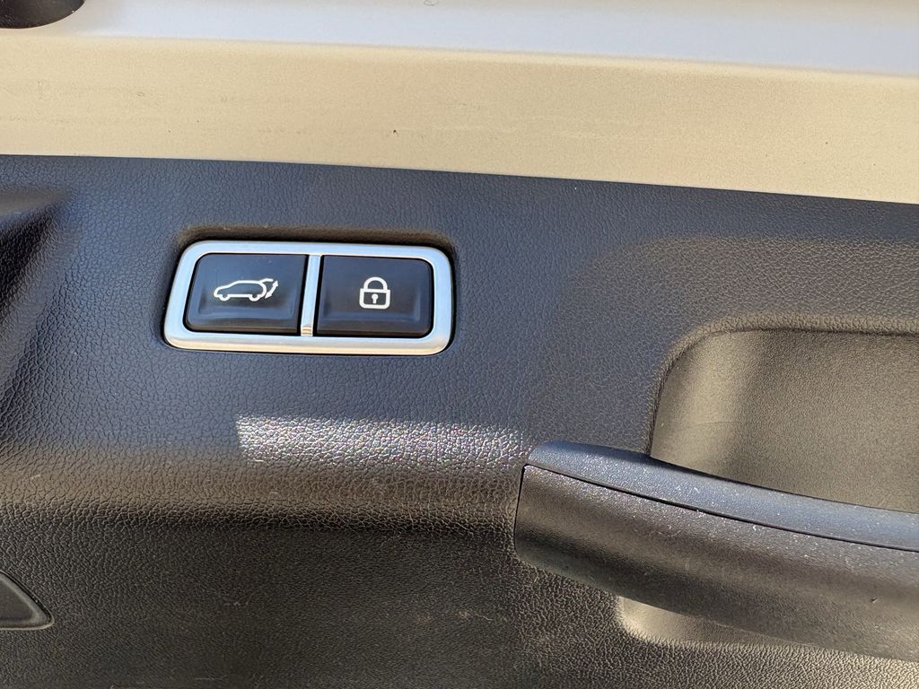 Used 2022 Wolf Gray Kia X-Line EX image 27