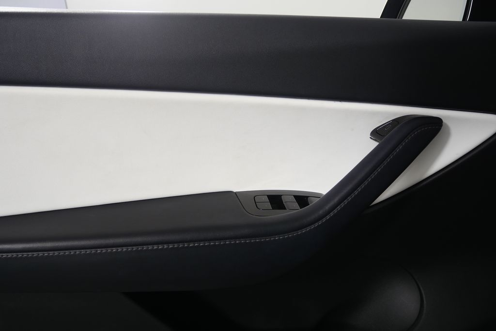 Thumbnail: 2021 Tesla Model Y - 9