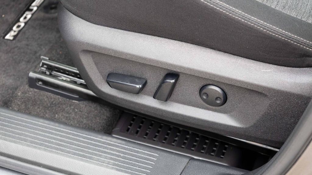 Used 2023 Nissan Rogue SV 4D Sport Utility