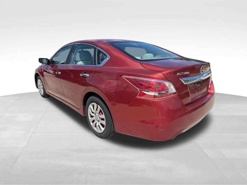 2013 Cayenne Red Metallic Nissan Altima 2.5 S FWD Sedan