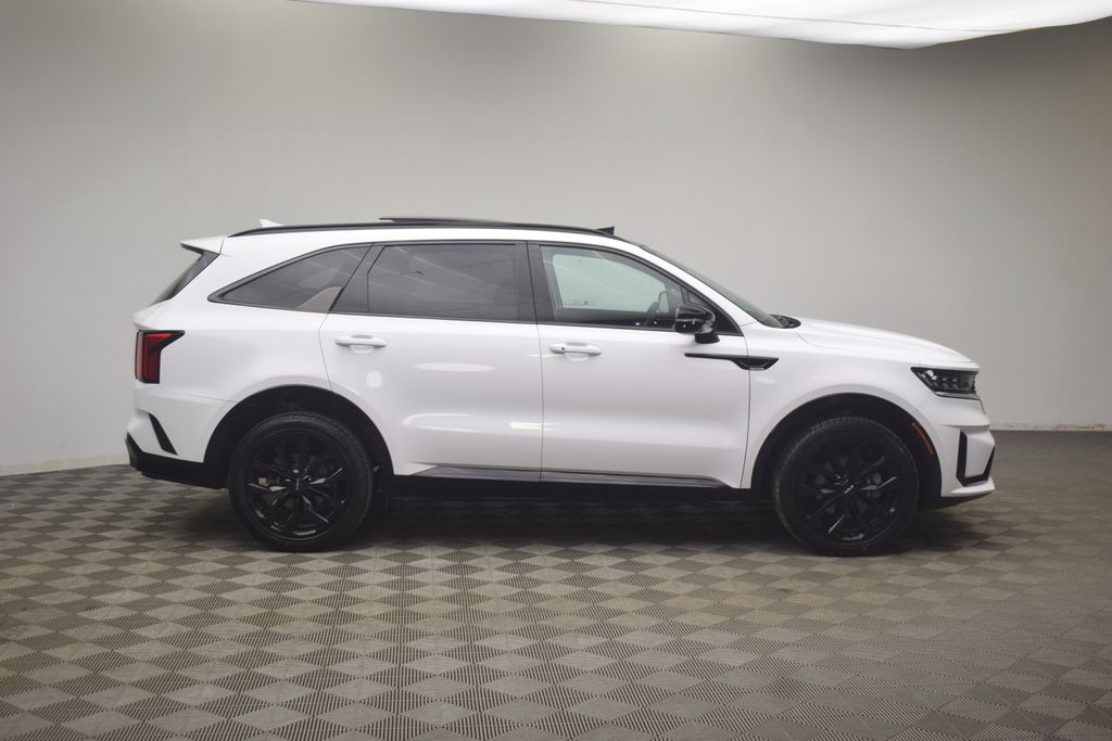 used 2023 Kia Sorento car, priced at $28,500