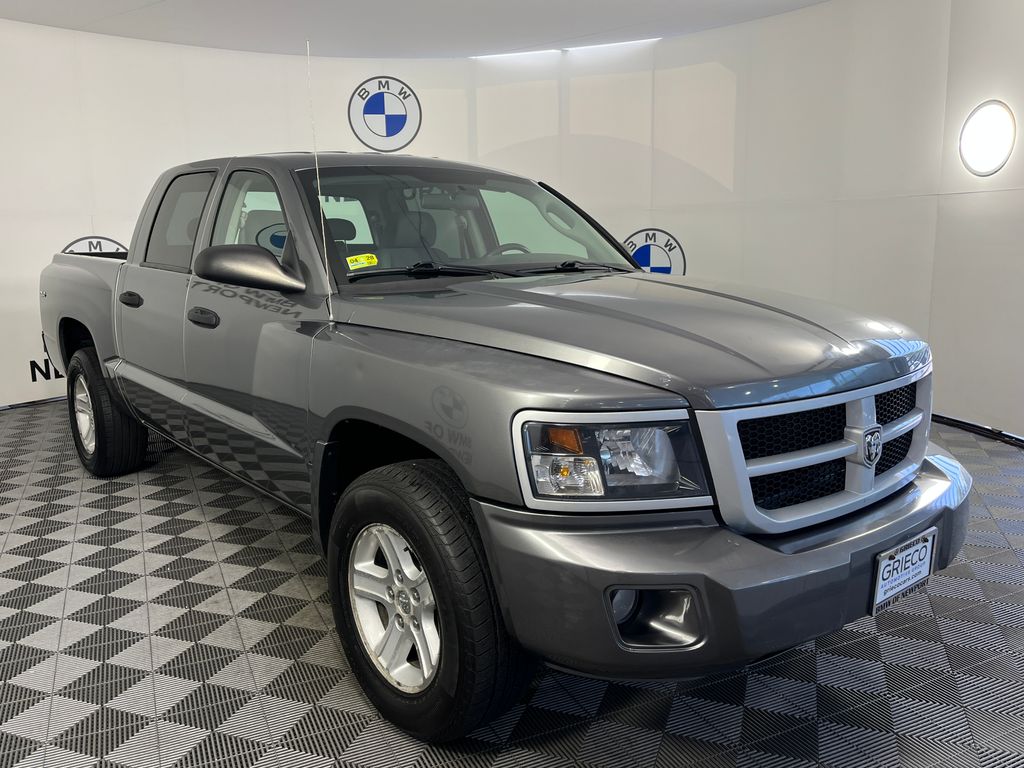 Mineral Gray Metallic Clearcoat/Light Graystone PC 2010 Dodge Dakota Pickup Truck Four-Wheel Drive 4-Speed Automatic