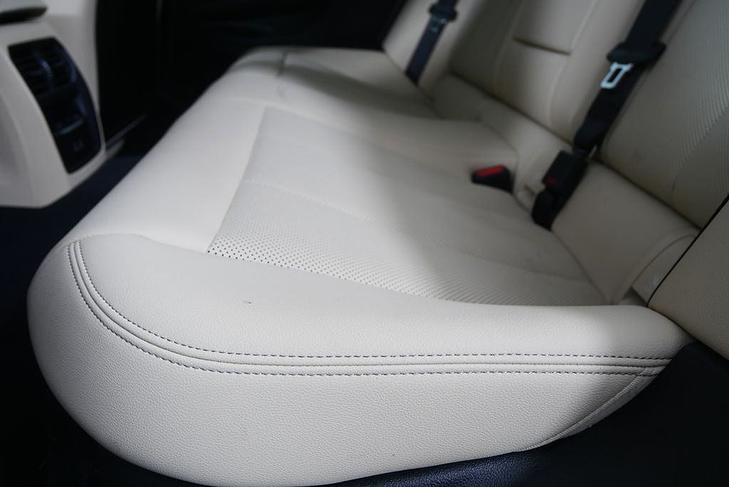 Thumbnail: 2024 BMW 3 Series - 15