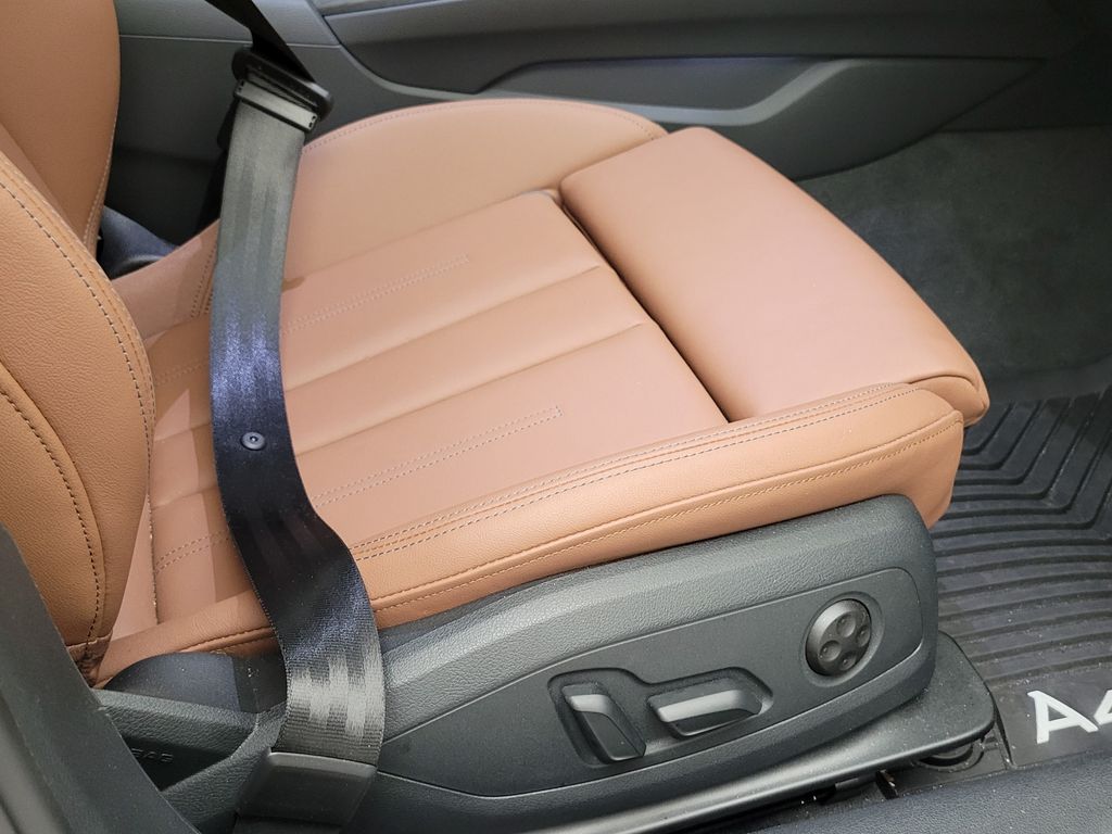 Thumbnail: 2023 Audi A4 - 20