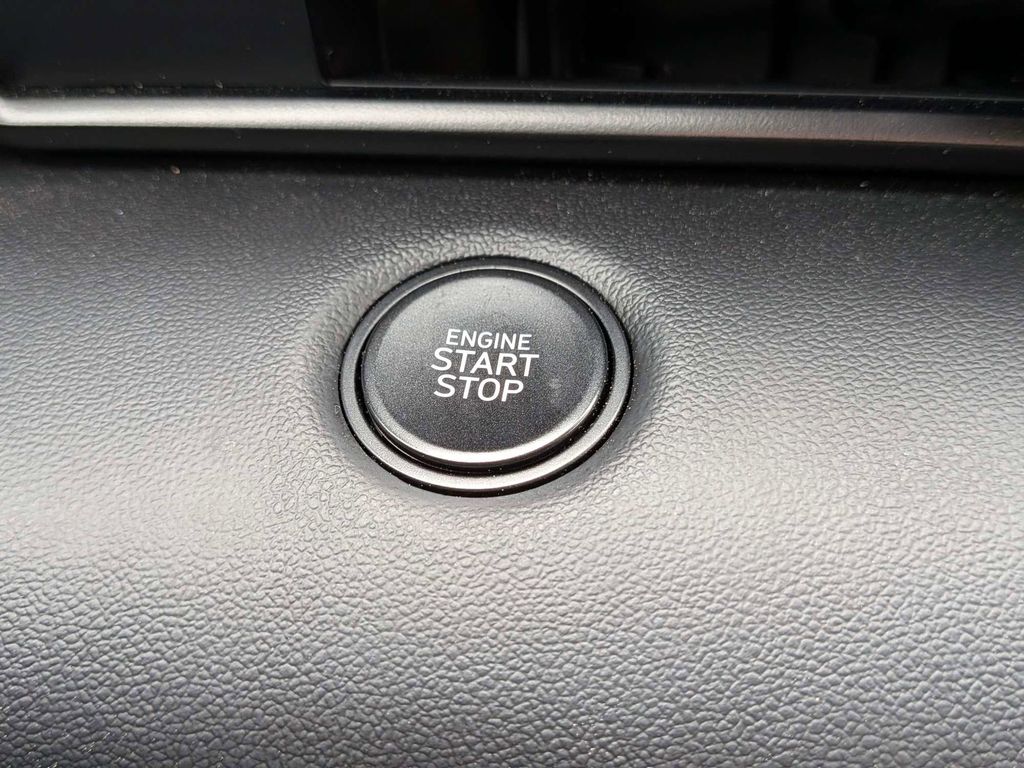 2025 Hyundai Elantra SEL - Photo 28