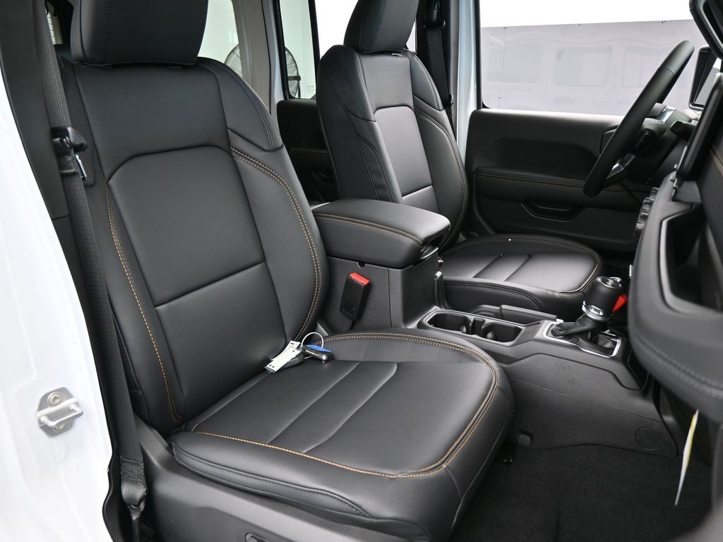 New 2026 Bright White Clearcoat Jeep Sahara image 41