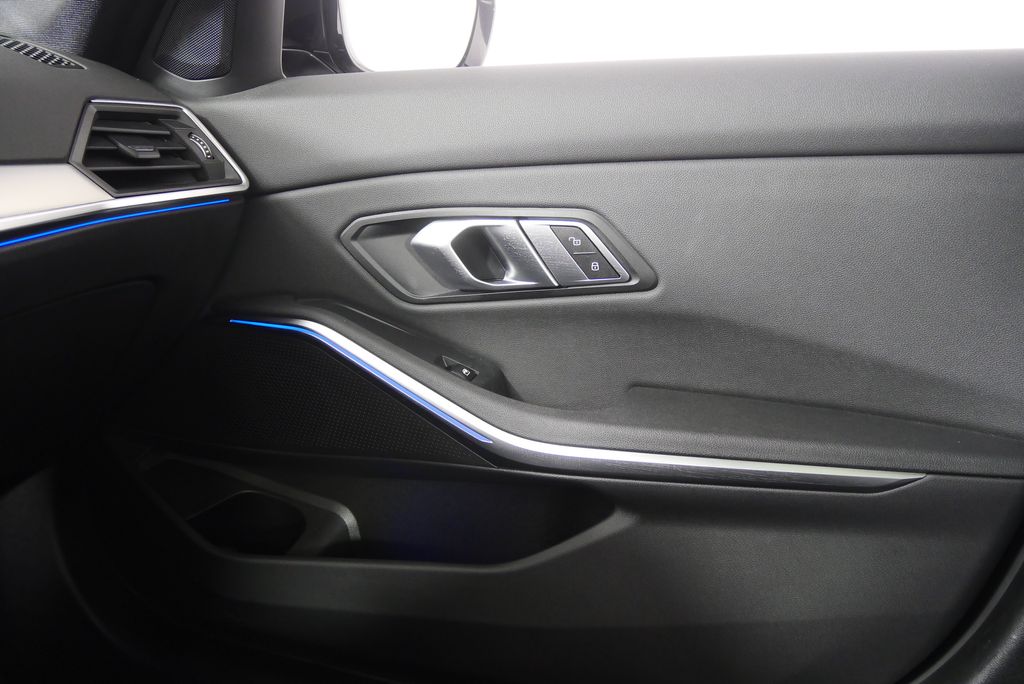 Thumbnail: 2021 BMW 3 Series - 29