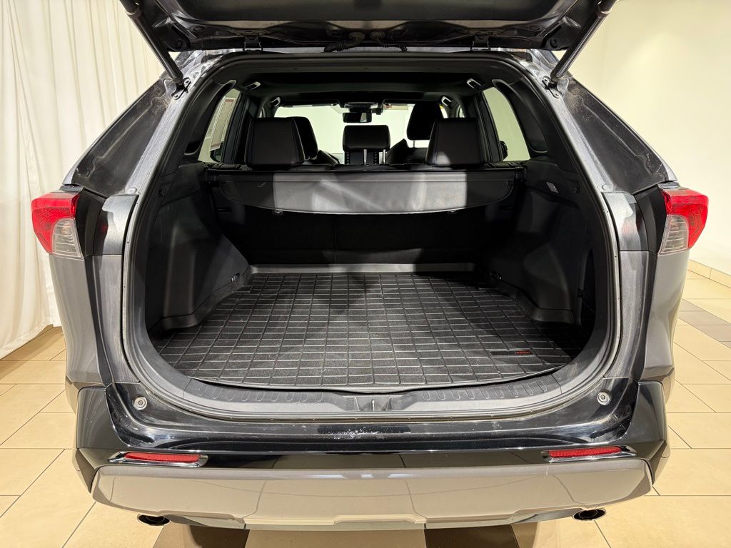 Thumbnail: 2019 Toyota RAV4 - 11