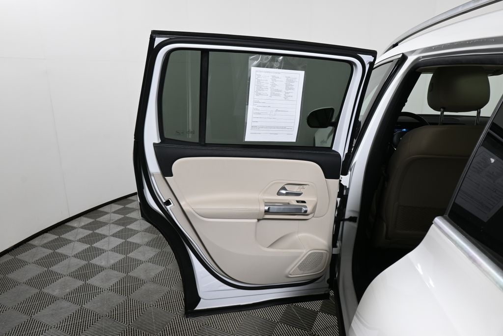 Thumbnail: 2022 Mercedes-Benz GLB - 31