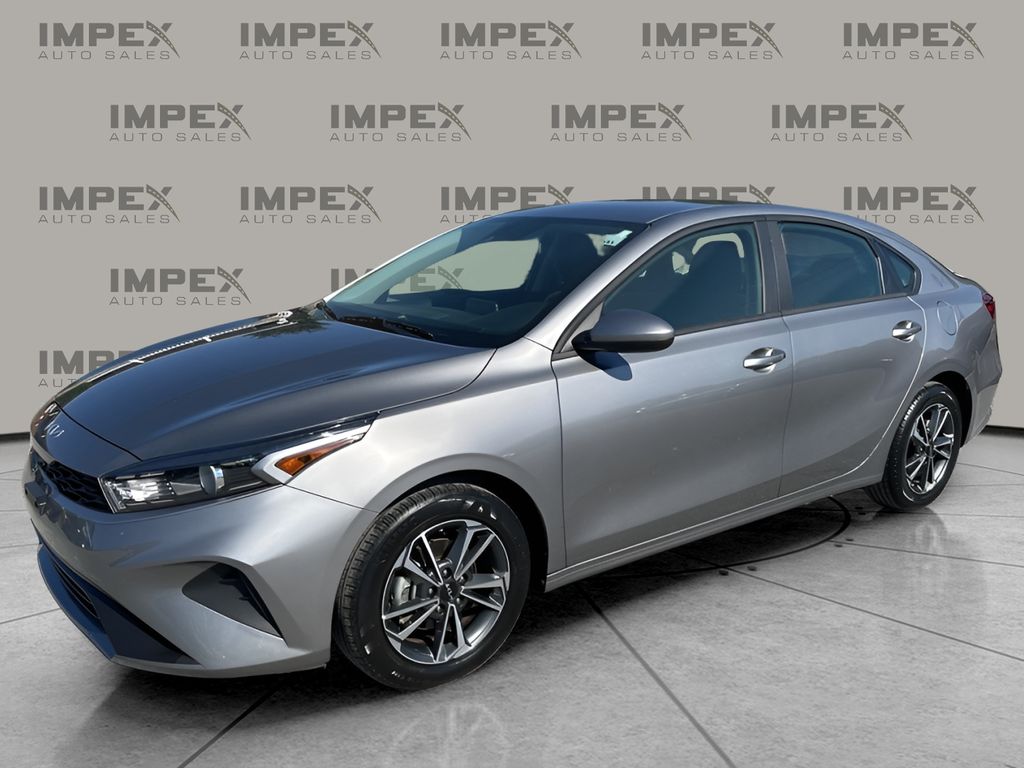 2024 Kia Forte LXS's photo