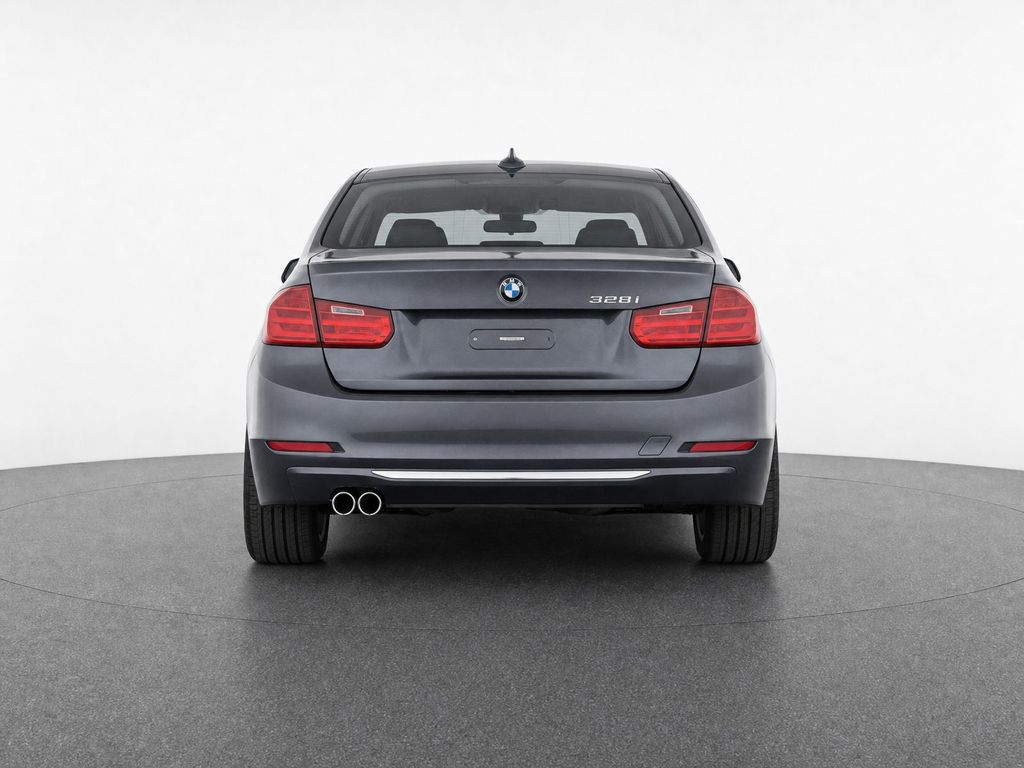 Thumbnail: 2015 BMW 3 Series - 32