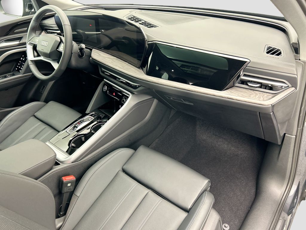 Thumbnail: 2025 Audi Q5 - 16