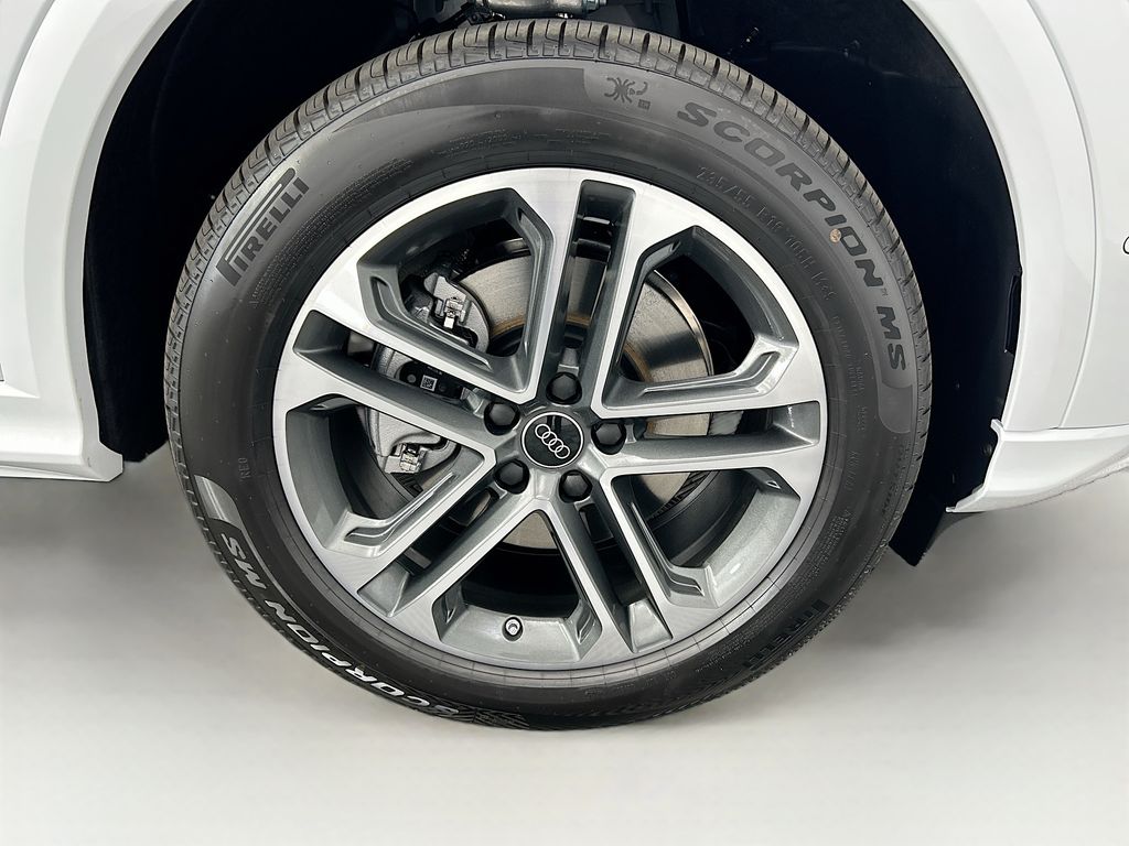 Thumbnail: 2025 Audi Q5 - 32