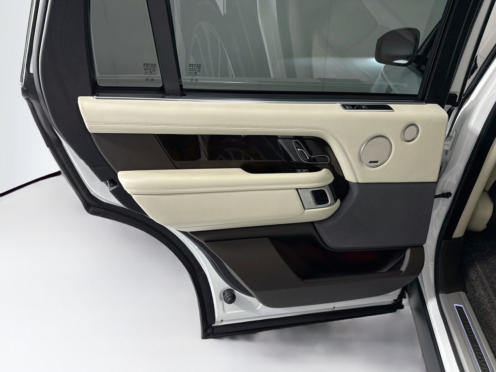 Thumbnail: 2020 Land Rover Range Rover - 27
