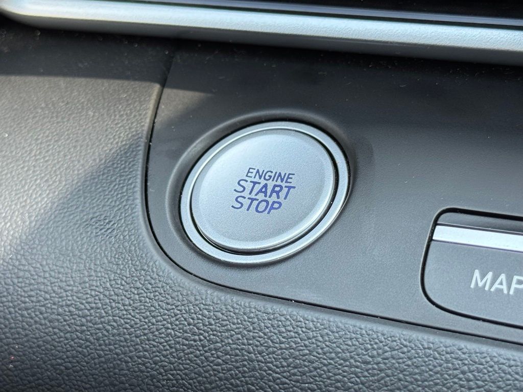 Used 2025 Hyundai Elantra Sedan