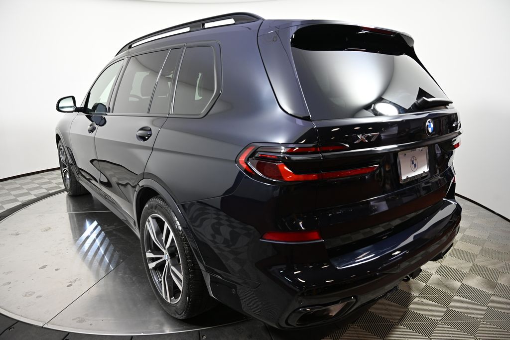 Thumbnail: 2025 BMW X7 - 3