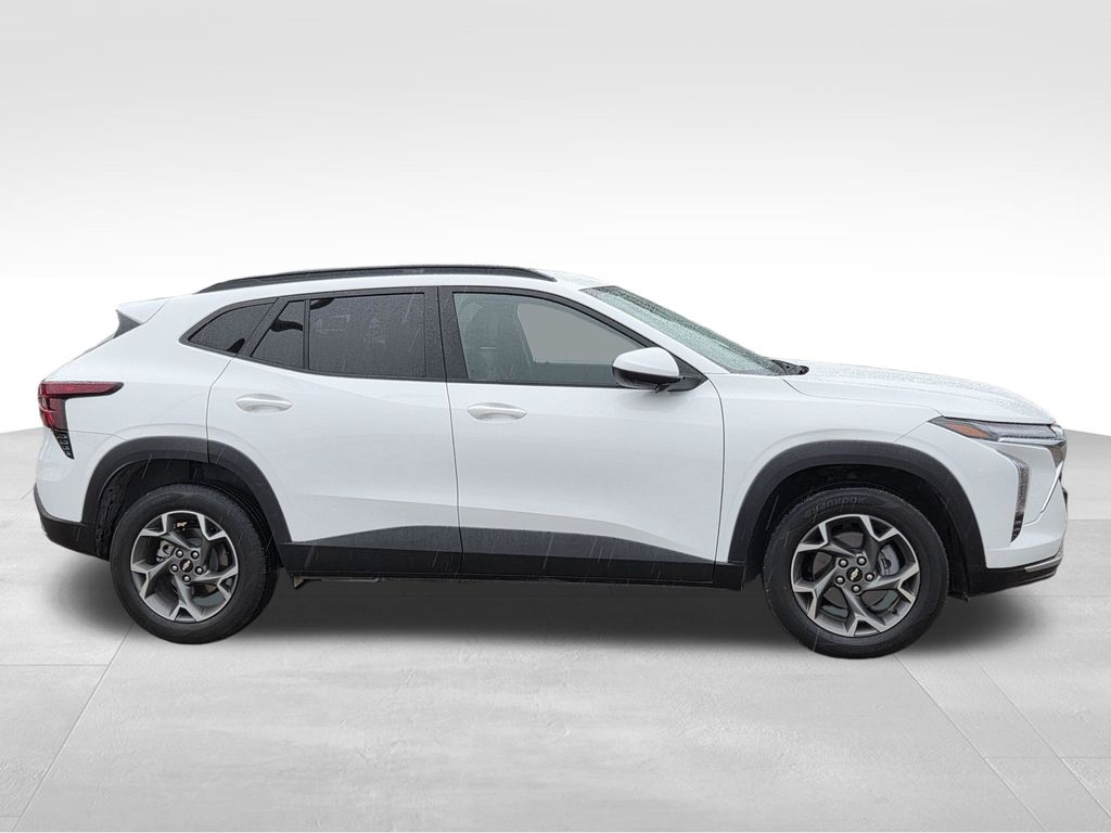 Used 2025 Chevrolet Trax SUV
