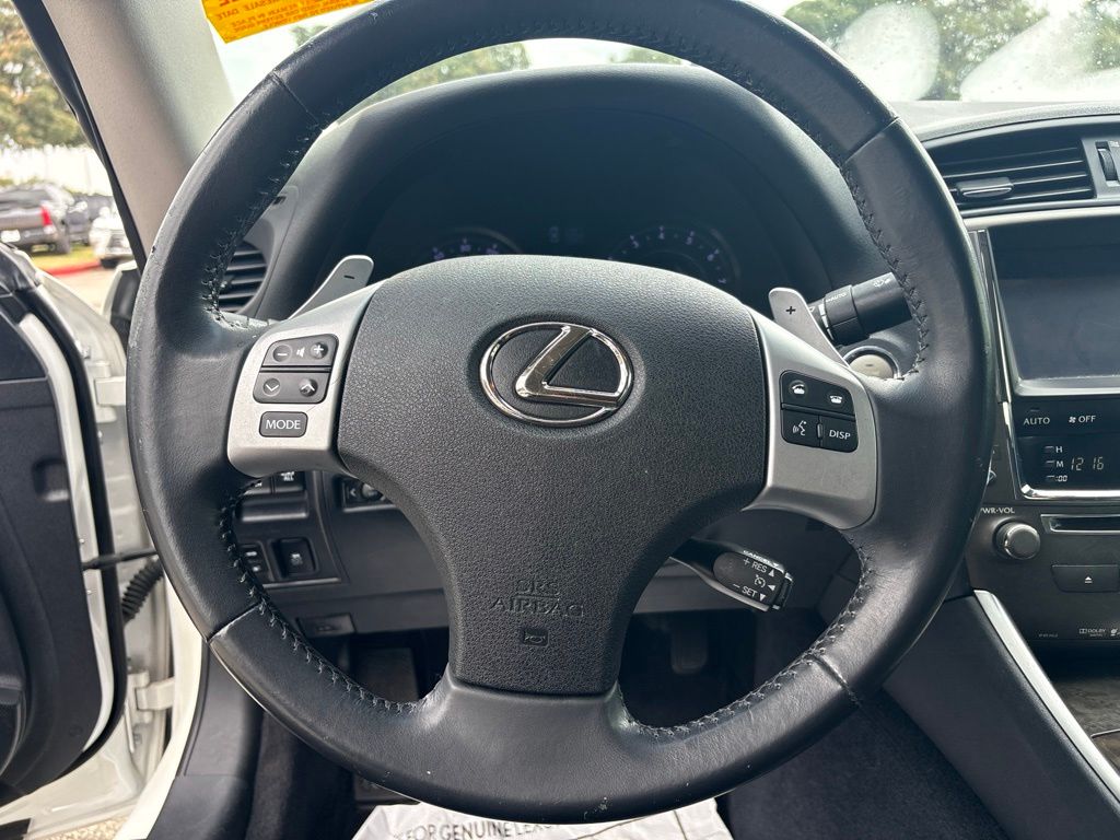 Thumbnail: 2014 Lexus IS - 13