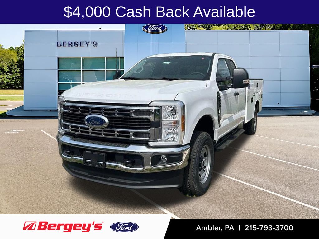 Oxford White 2026 Ford F-350 Super Duty Chassis Pickup Truck Four-Wheel Drive Automatic