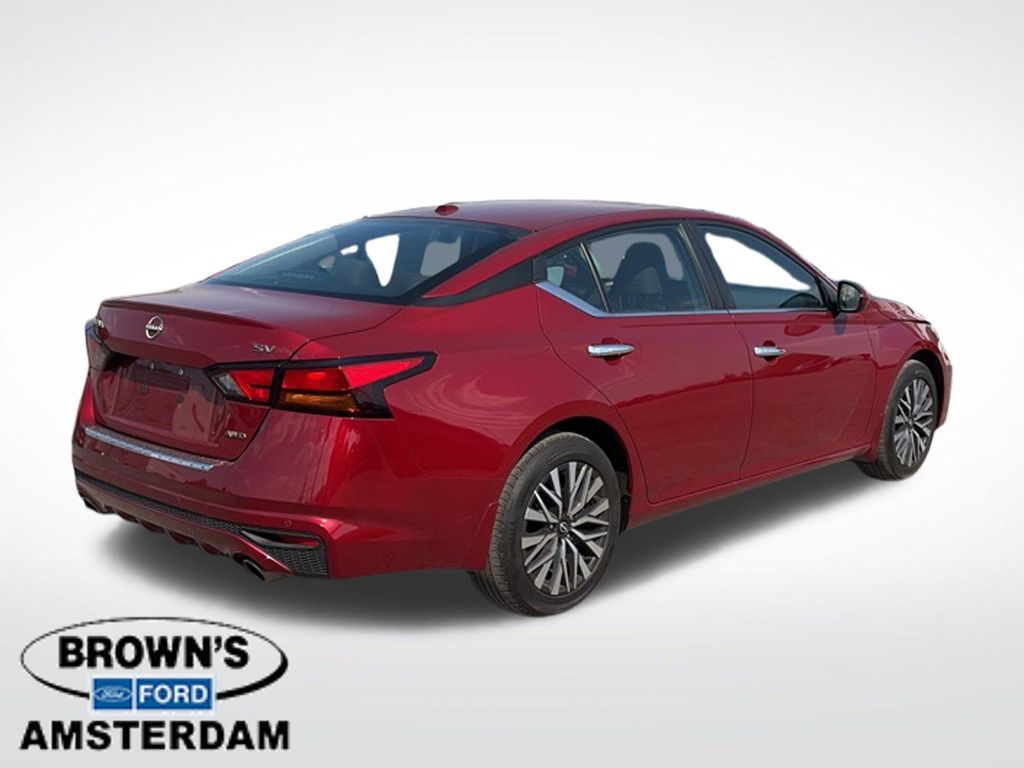 2023 Nissan Altima 2.5 SV - 4