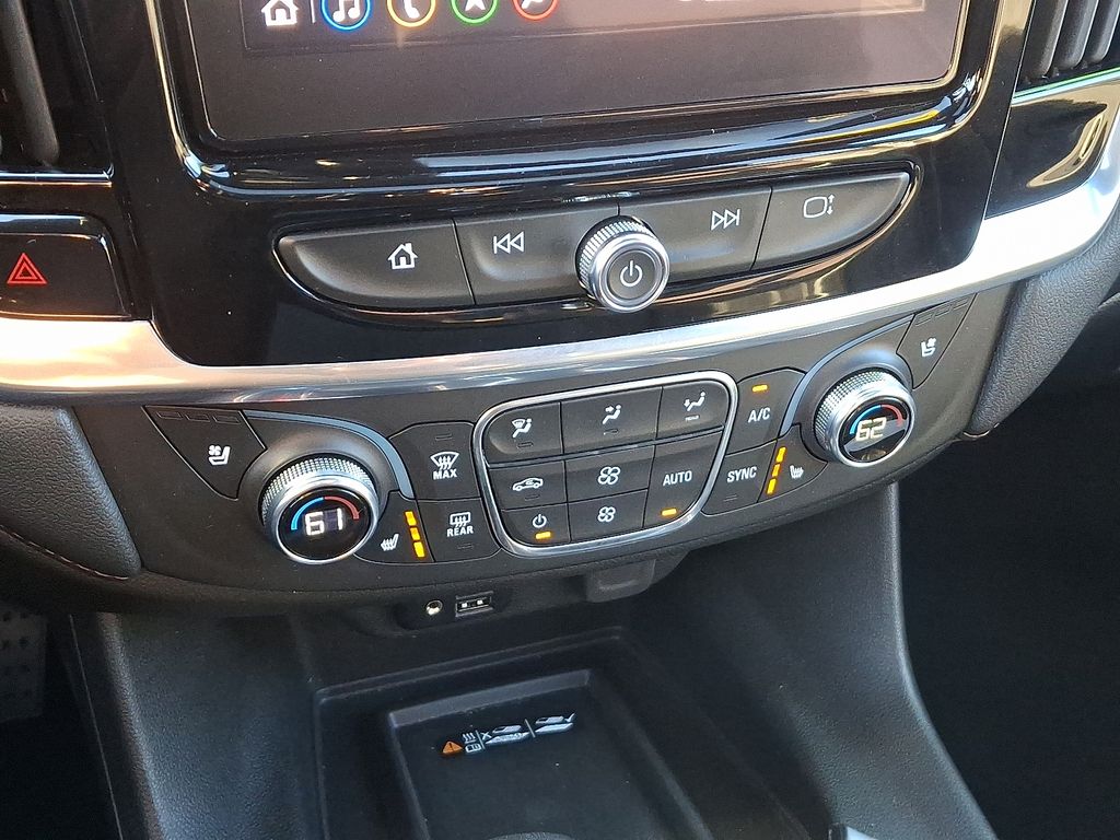 Thumbnail: 2022 Chevrolet Traverse - 17