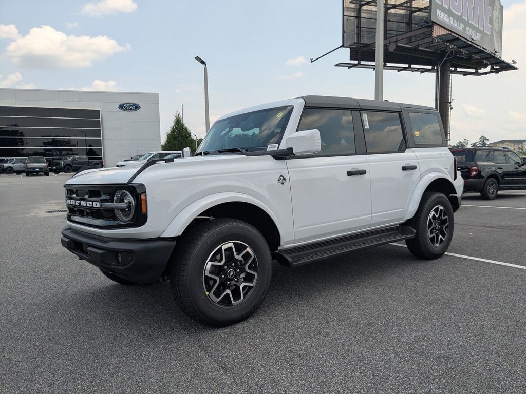 2026 Ford Bronco Outer Banks