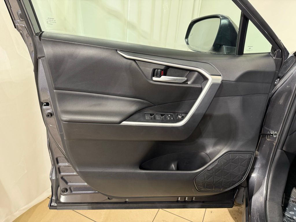 Thumbnail: 2025 Toyota RAV4 - 15