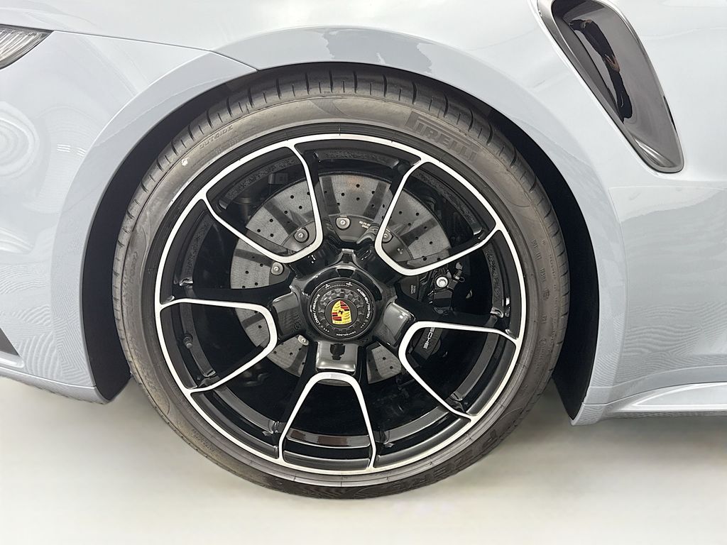 Thumbnail: 2025 Porsche 911 - 32
