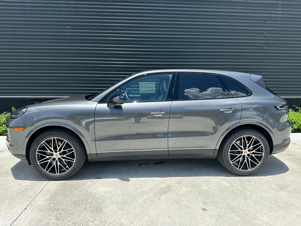 Thumbnail: 2025 Porsche Cayenne - 2