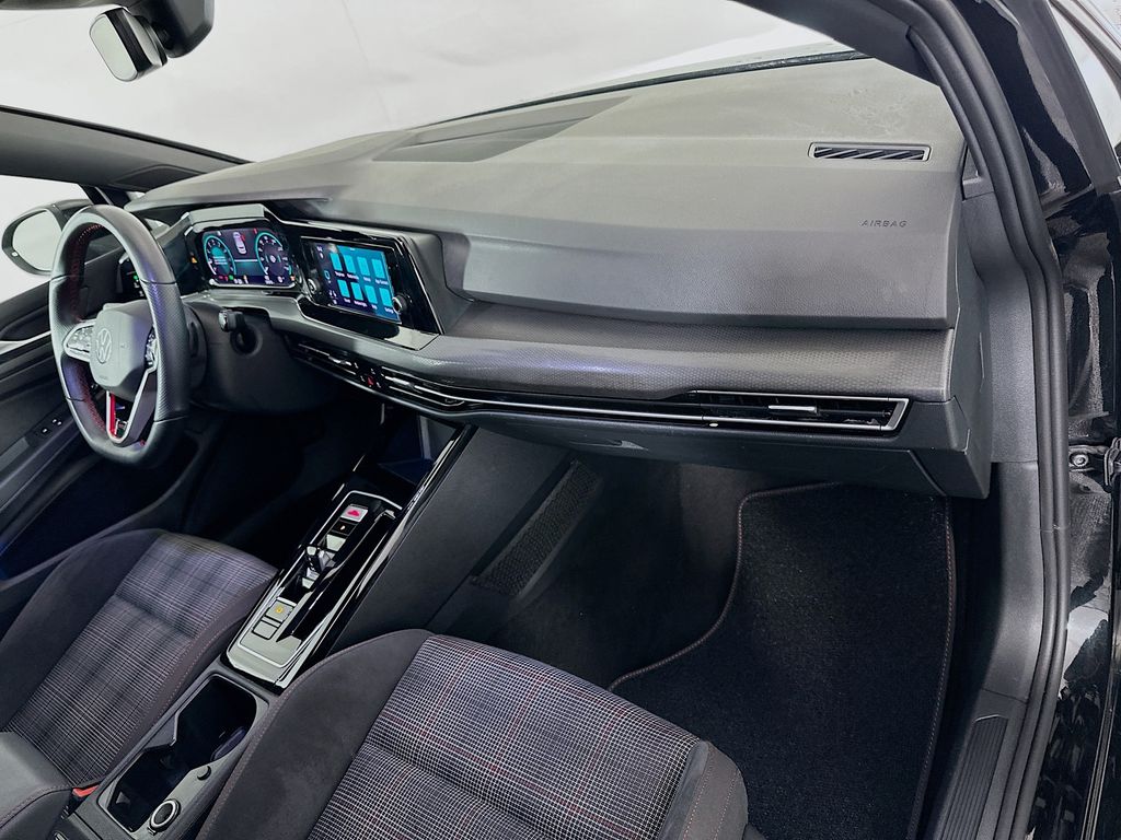 Thumbnail: 2024 Volkswagen Golf - 28