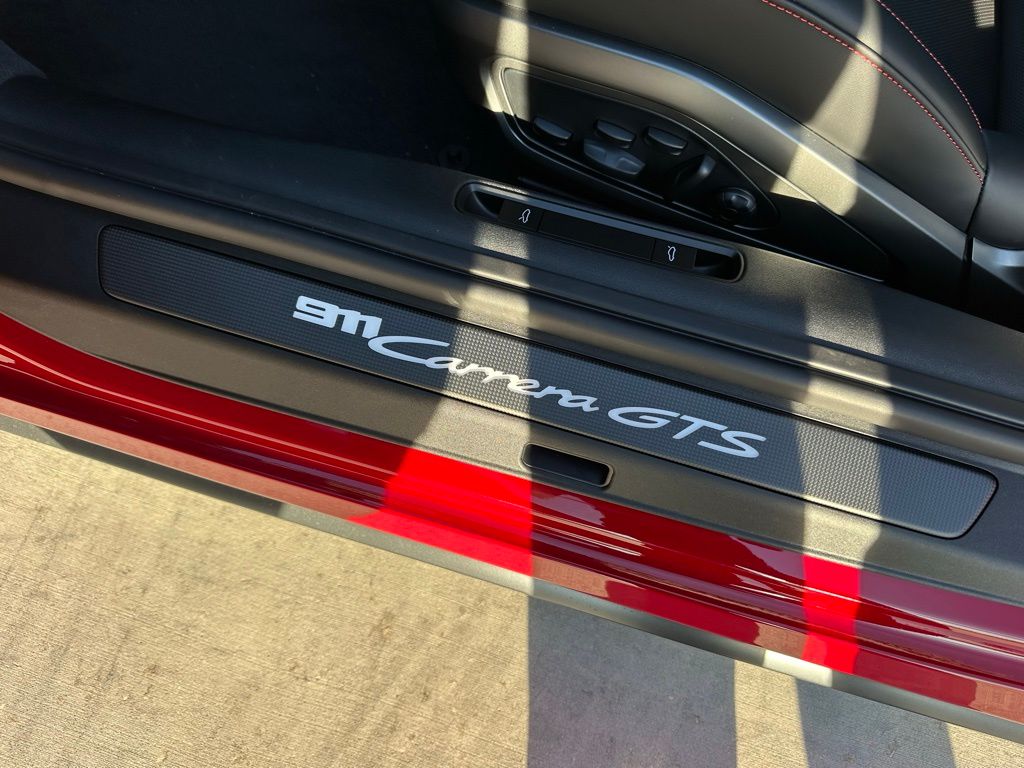 Thumbnail: 2026 Porsche 911 - 22