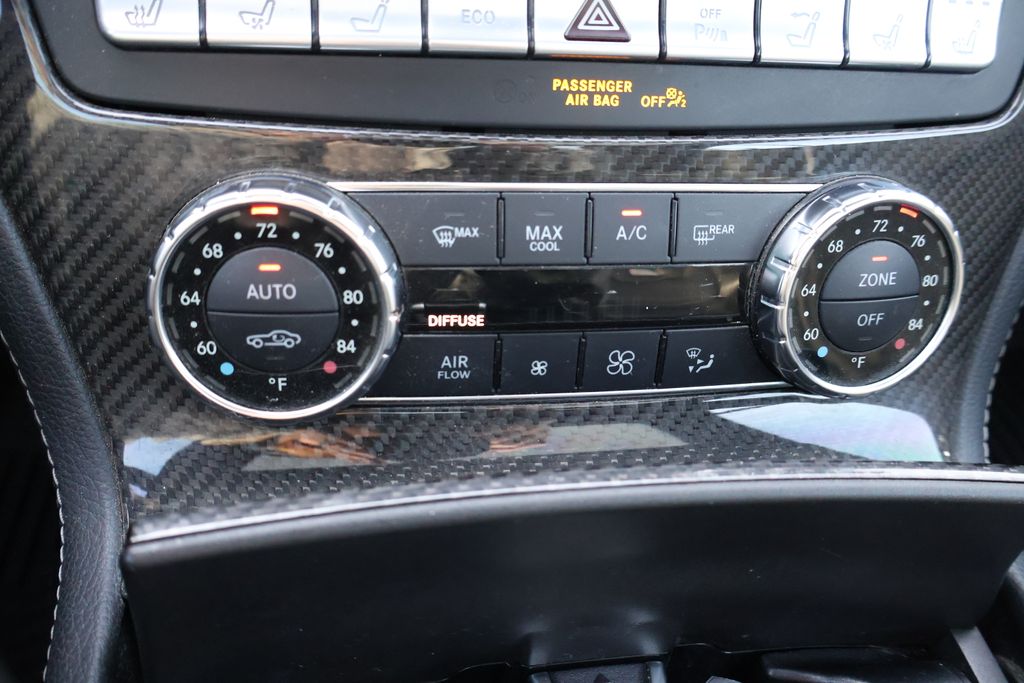 Thumbnail: 2013 Mercedes-Benz SL-Class - 27