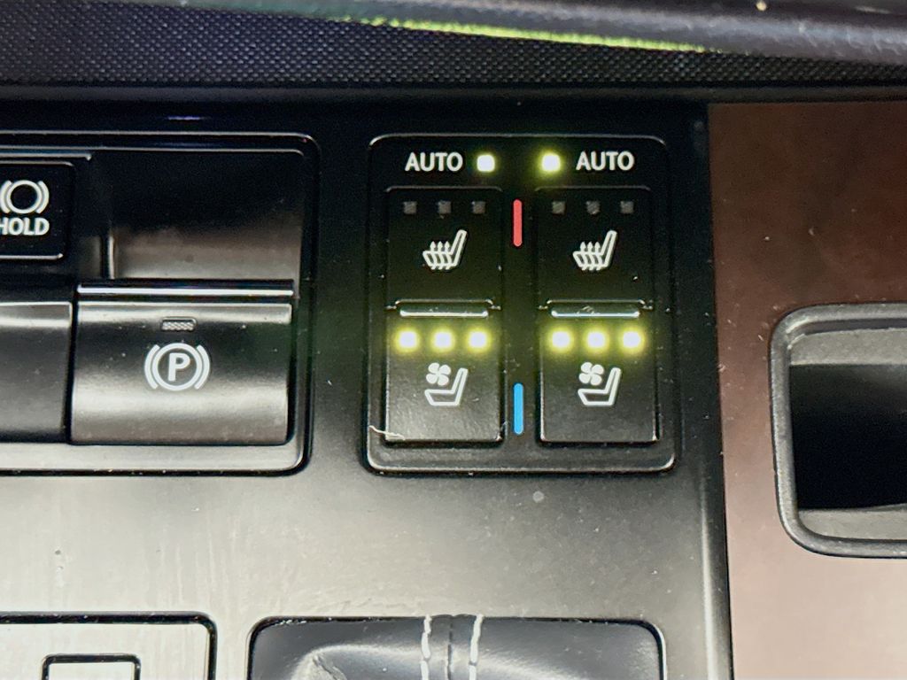 Thumbnail: 2020 Lexus RX - 21