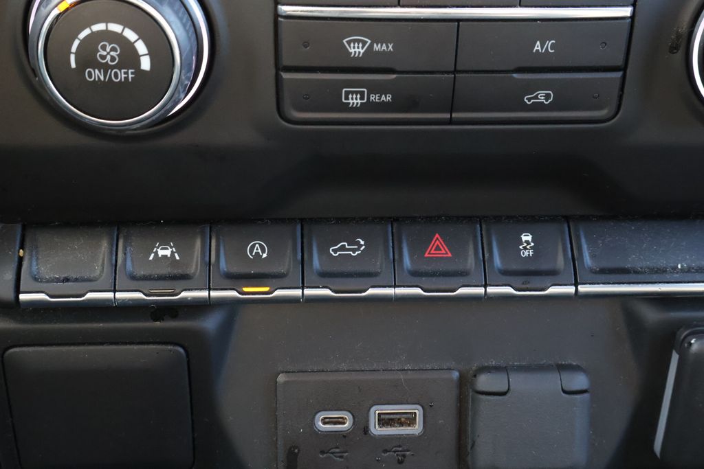 Thumbnail: 2022 Chevrolet Silverado 1500 - 26