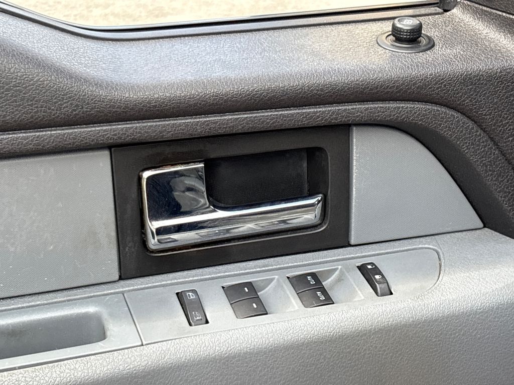 Used 2012 Red Ford XLT image 17