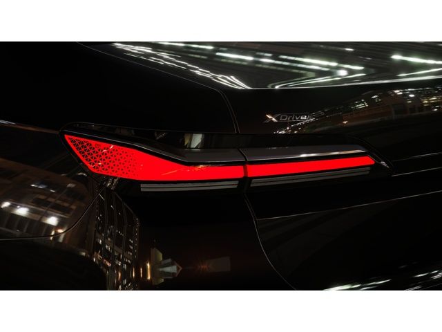 Thumbnail: 2025 BMW 7 Series - 8