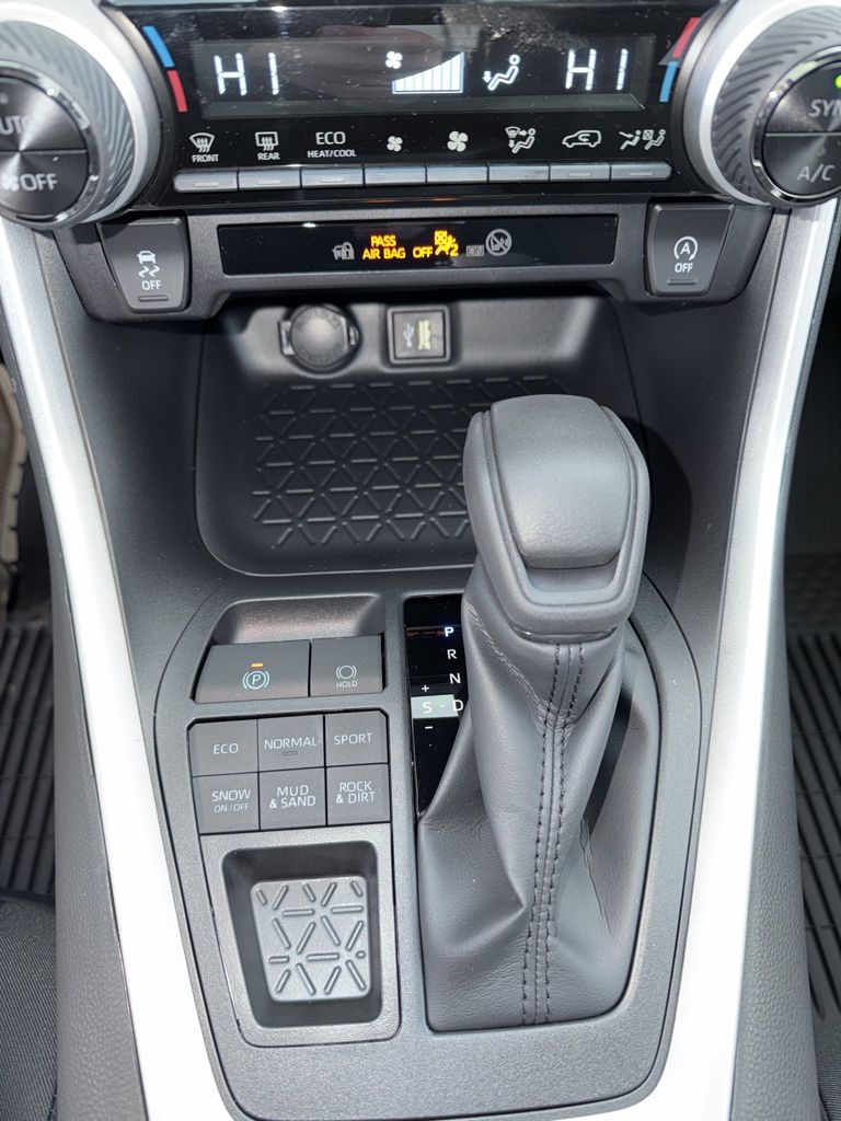 Thumbnail: 2025 Toyota RAV4 - 19