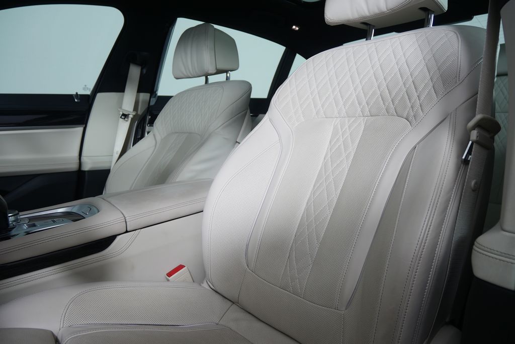 Thumbnail: 2022 BMW 7 Series - 11