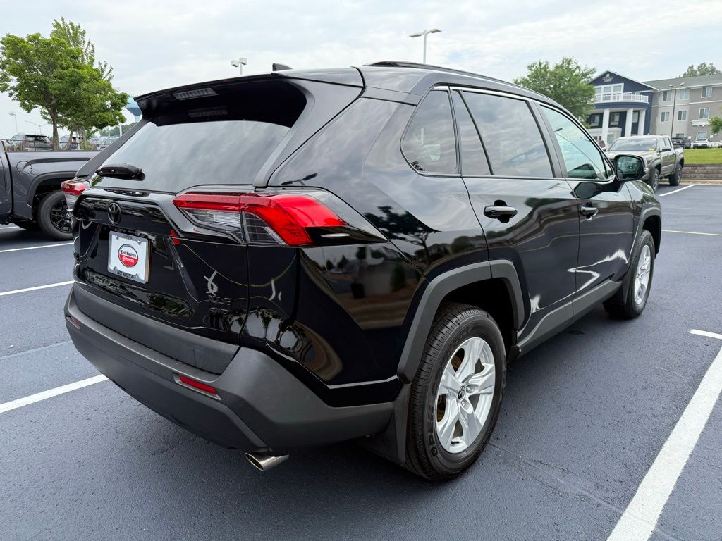 Thumbnail: 2021 Toyota RAV4 - 5