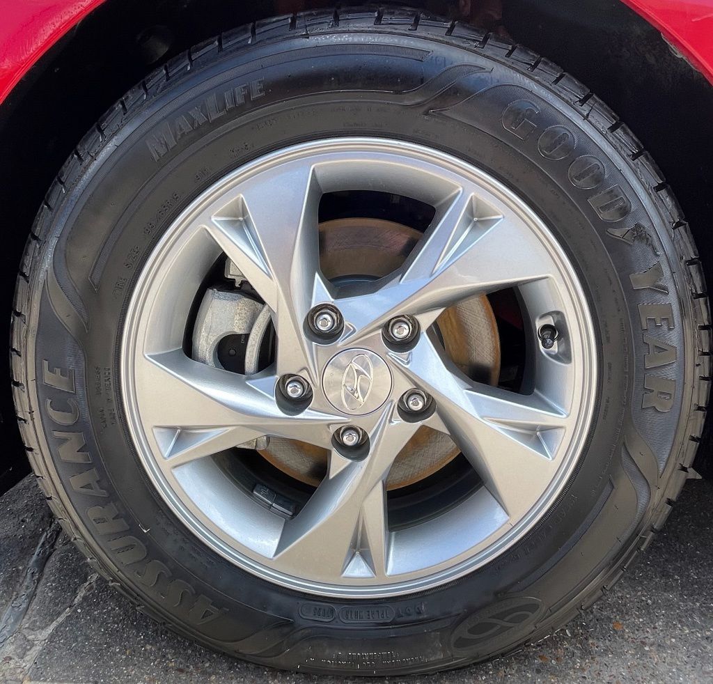 2022 Hyundai Elantra SE Red at DeMontrond Auto Country